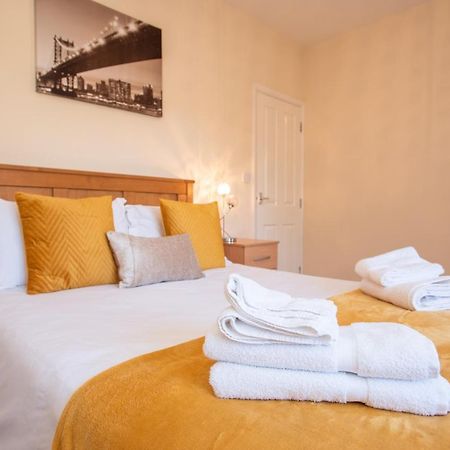 Cowley Spacious Flat With Parking, 옥스퍼드 외부 사진