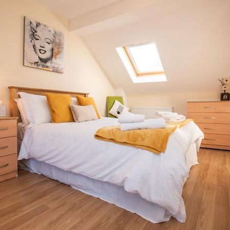 Cowley Spacious Flat With Parking, 옥스퍼드 외부 사진