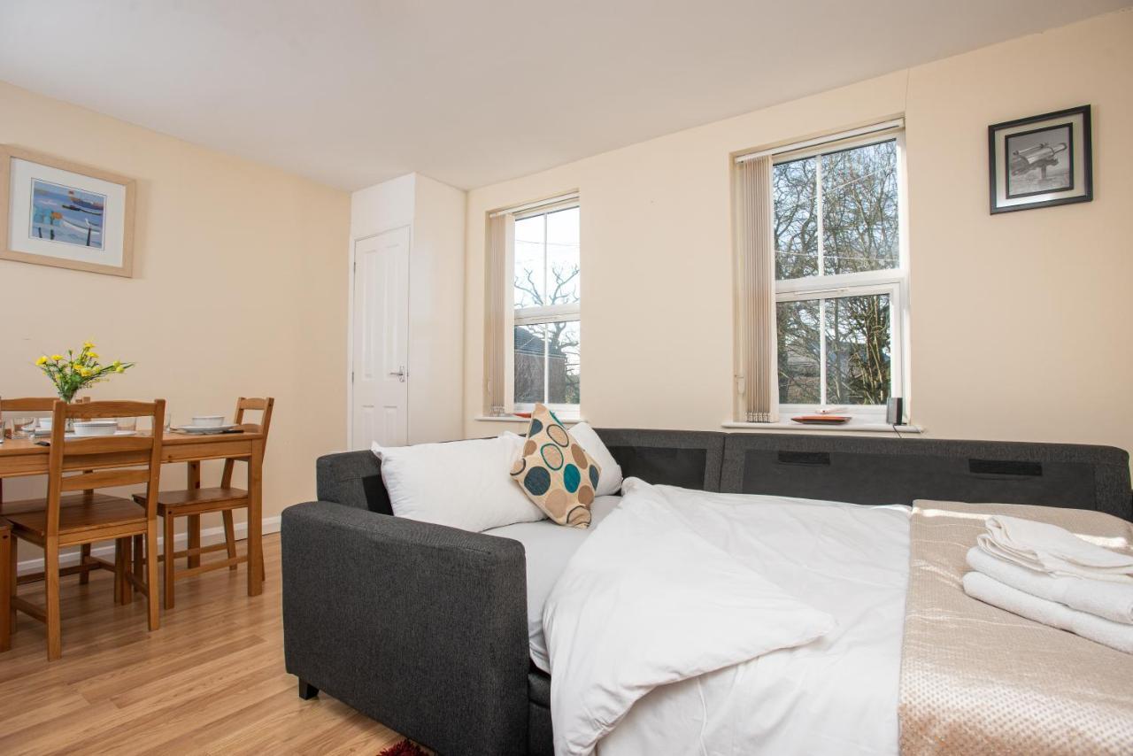 Cowley Spacious Flat With Parking, 옥스퍼드 외부 사진