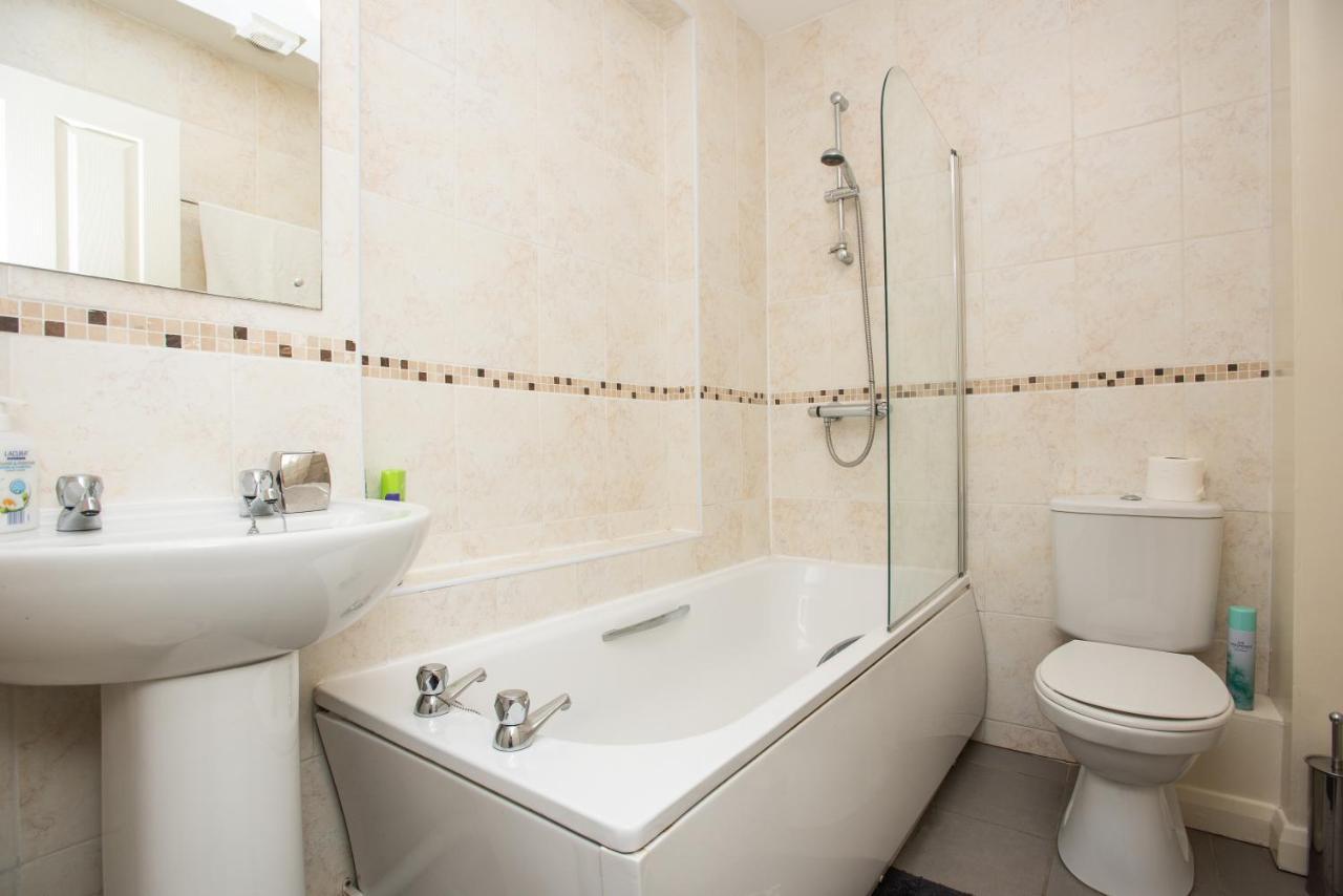 Cowley Spacious Flat With Parking, 옥스퍼드 외부 사진