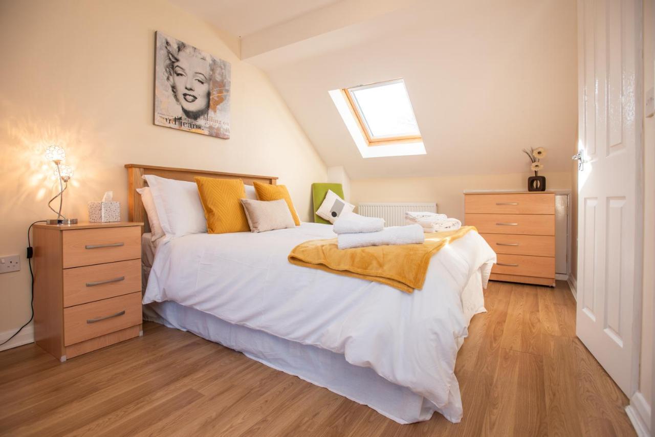Cowley Spacious Flat With Parking, 옥스퍼드 외부 사진