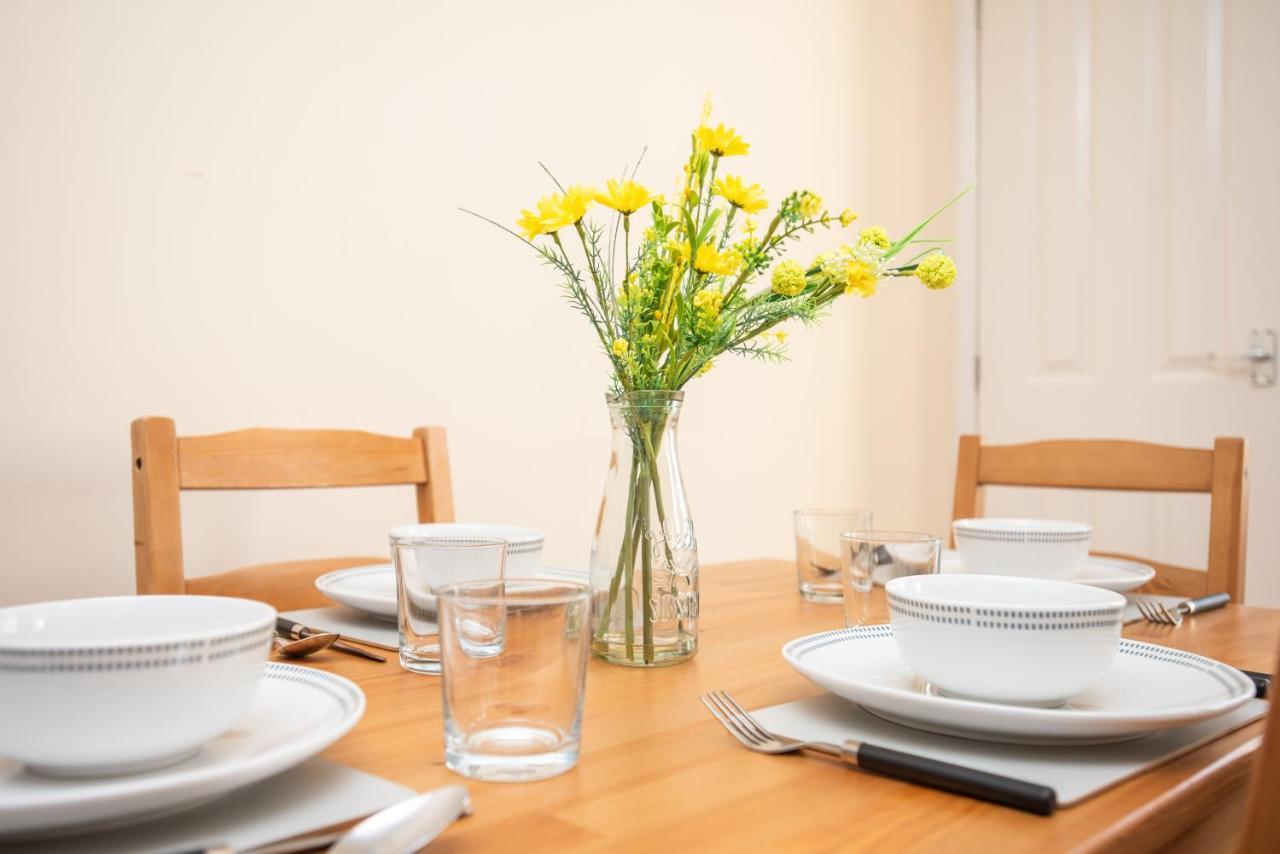 Cowley Spacious Flat With Parking, 옥스퍼드 외부 사진
