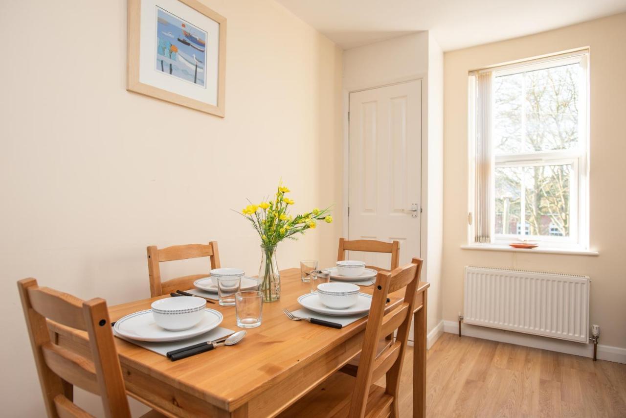 Cowley Spacious Flat With Parking, 옥스퍼드 외부 사진