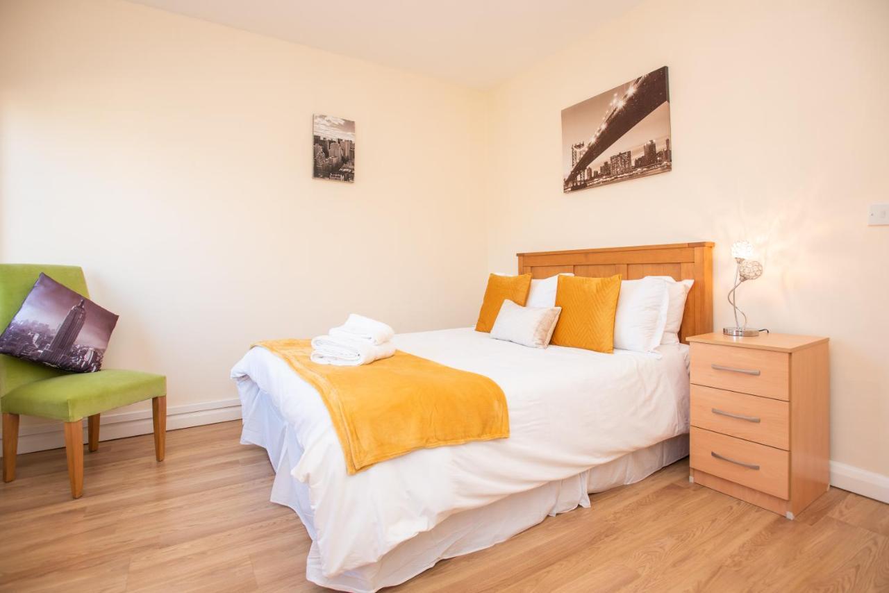 Cowley Spacious Flat With Parking, 옥스퍼드 외부 사진